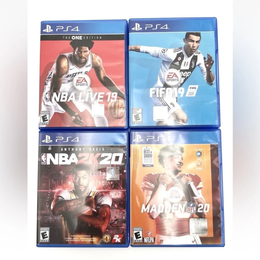 EA Sports PS4 Game Set - Blue Cases